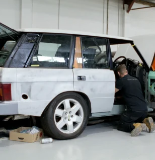 Range Rover Classic Restomod Discovery 3 Body Swap