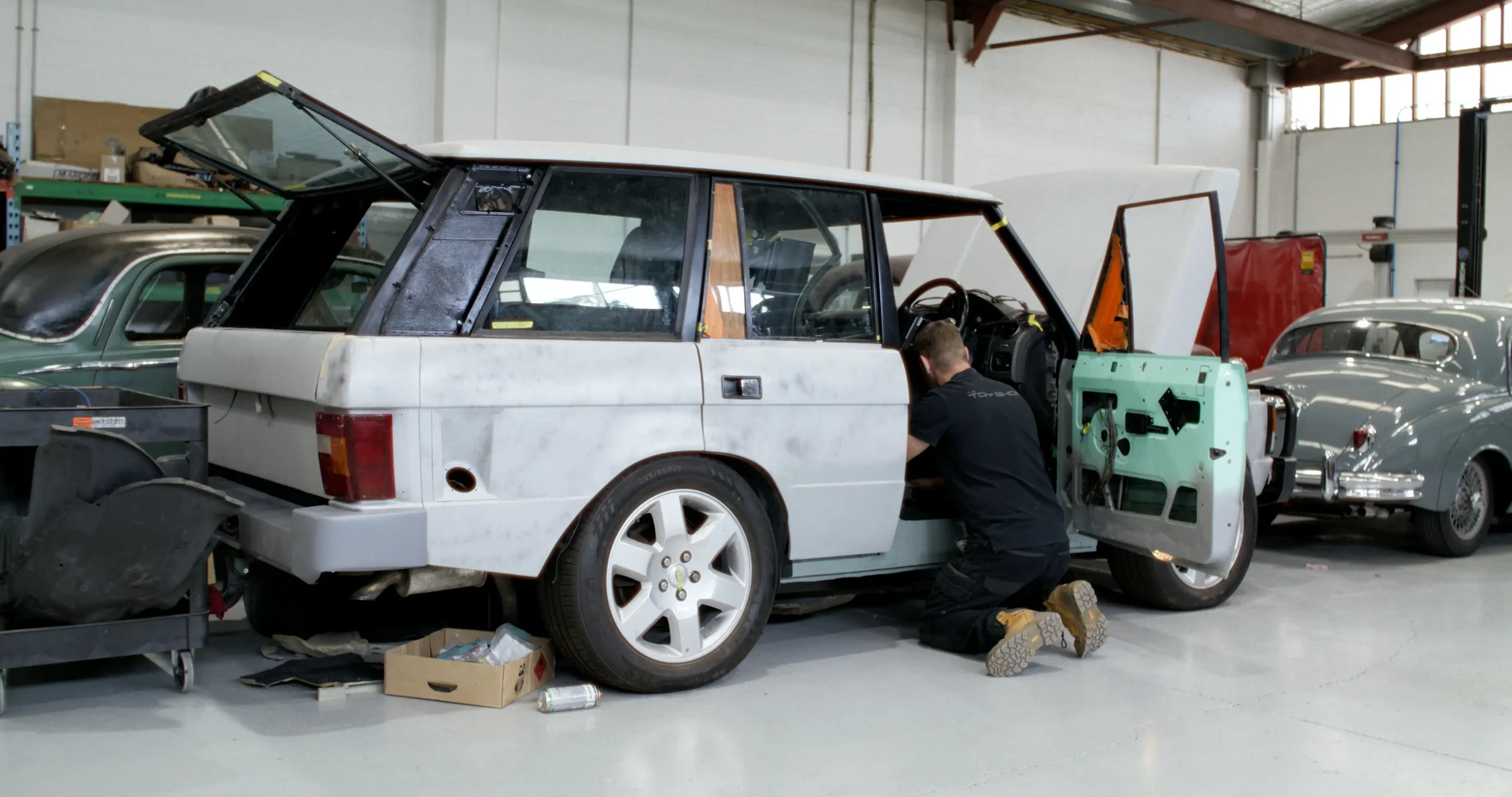 Range Rover Classic Restomod: Discovery 3 Body Swap